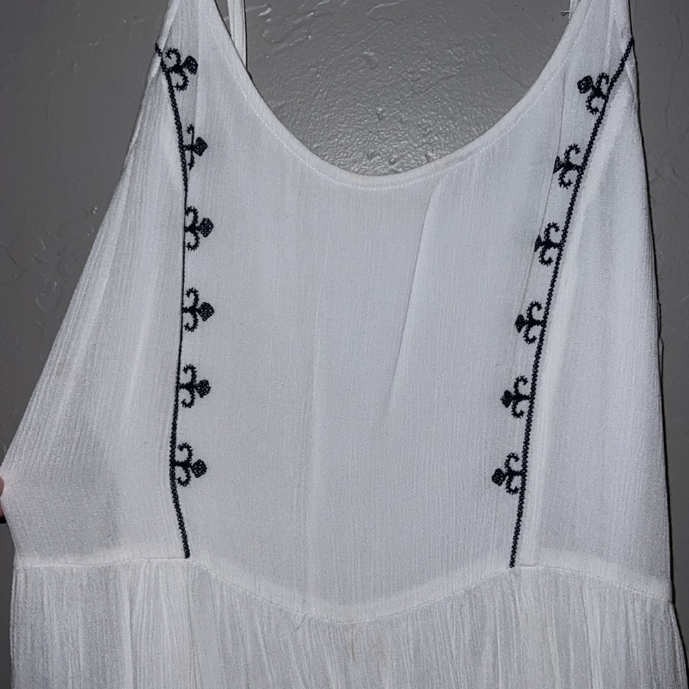Women’s dress - Picture 3 of 5